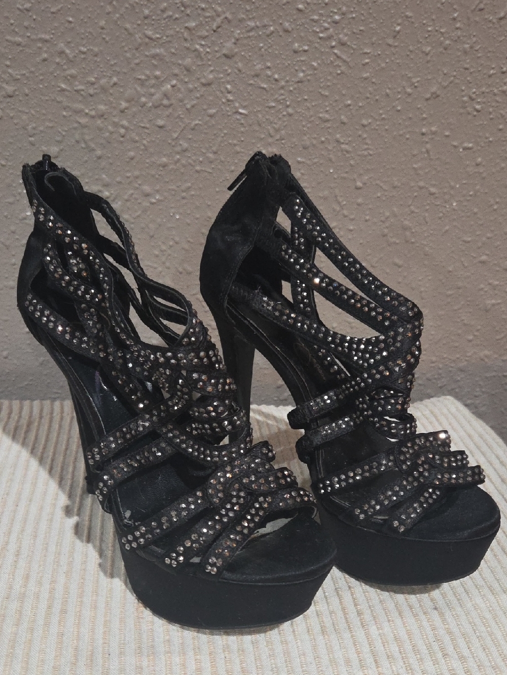 Jessica Simpson Black Rhinestone Strappy Platform Sandals